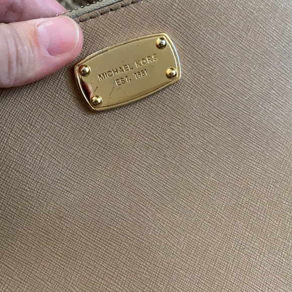 Michael kors cross body - Picture 3 of 16